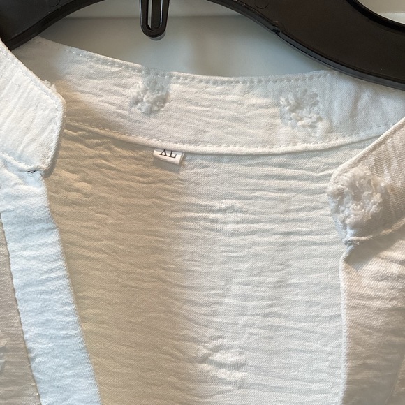 Polka Dot White Blouse size XL - Picture 4 of 4